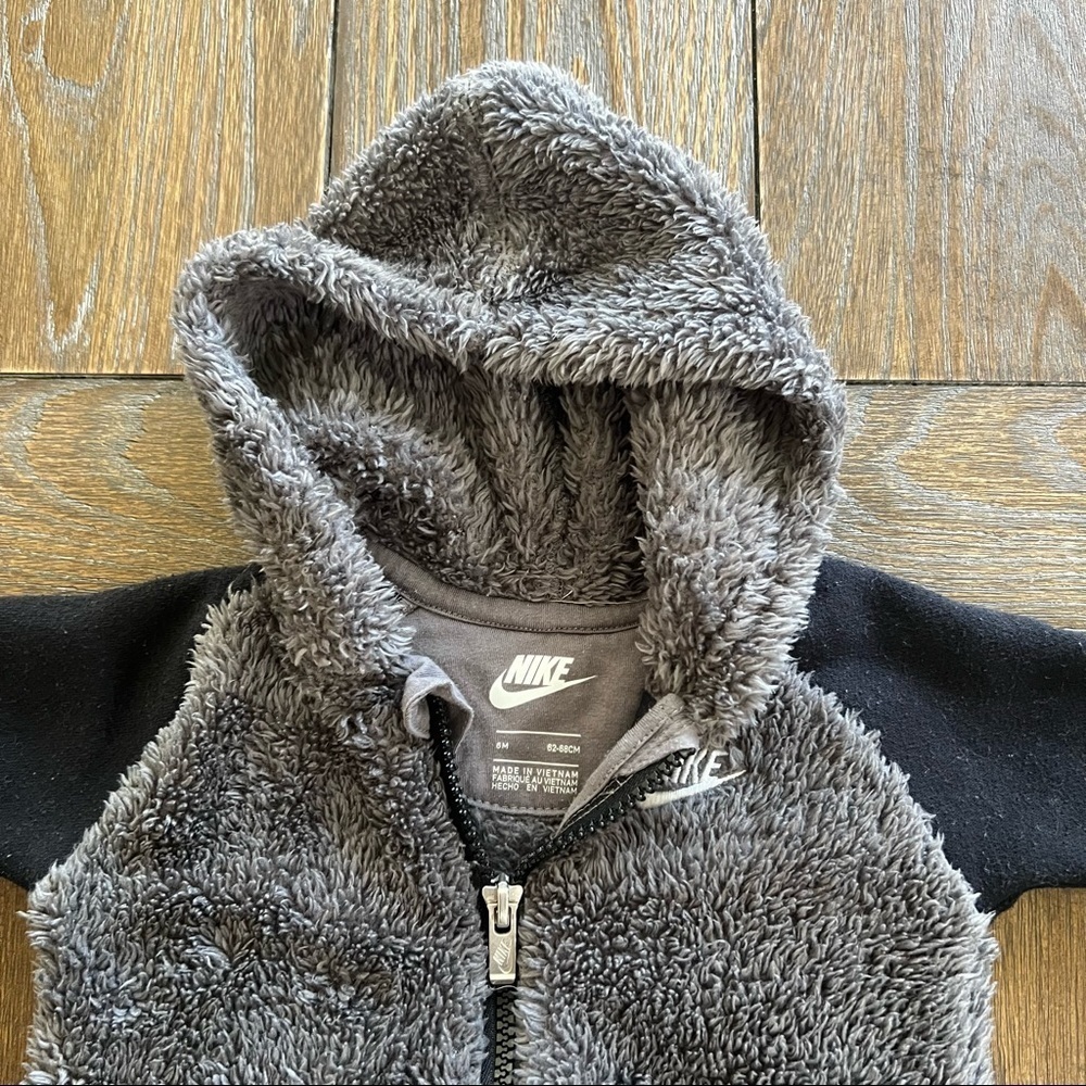 Nike baby jumpsuit - Picture 2 of 2